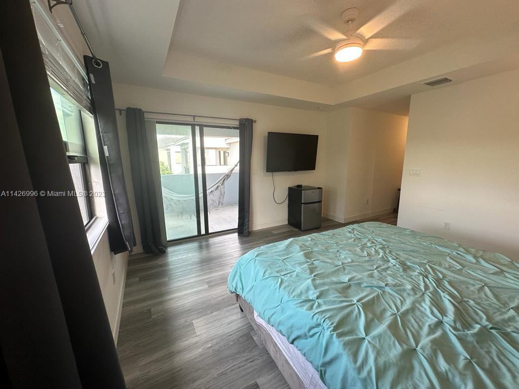 RESIDENCES AT PALM AIRE - Residential Lease