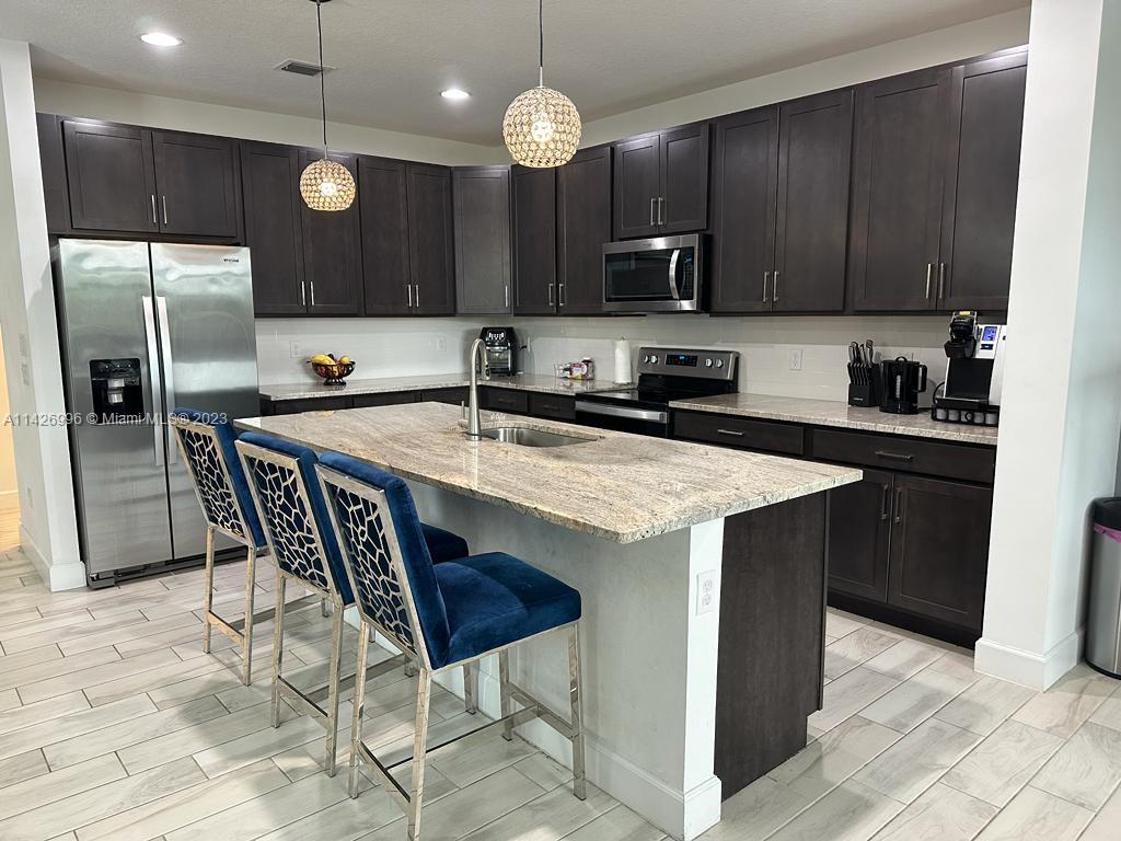 RESIDENCES AT PALM AIRE - Residential Lease