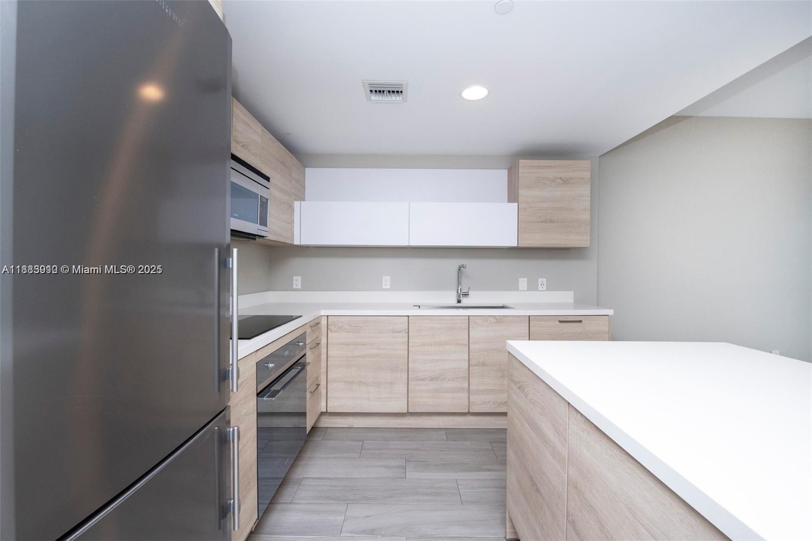 THE HARBOUR SOUTH CONDO - Residential Lease