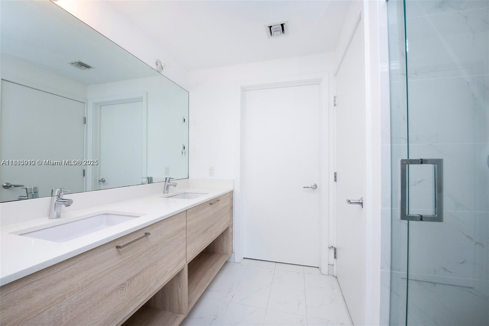 THE HARBOUR SOUTH CONDO - Residential Lease