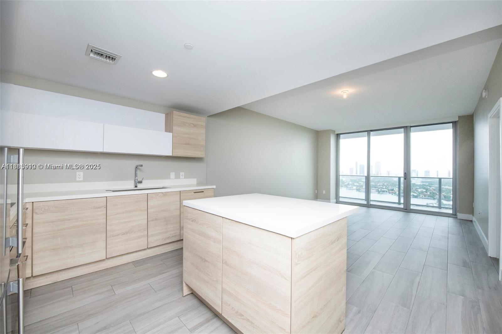 THE HARBOUR SOUTH CONDO - Residential Lease