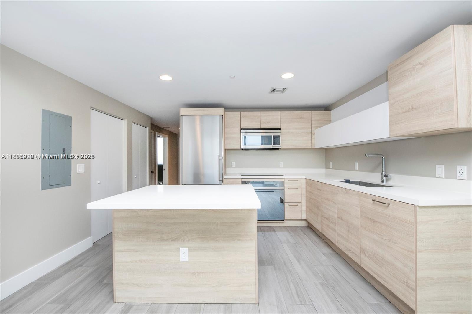 THE HARBOUR SOUTH CONDO - Residential Lease