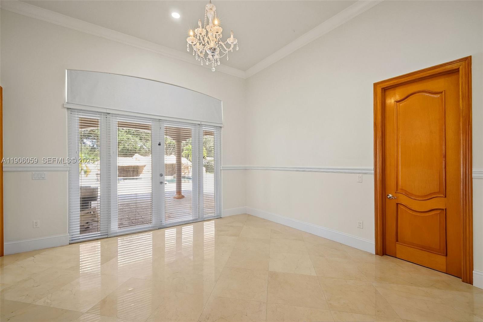 HORSE COUNTRY - Residential