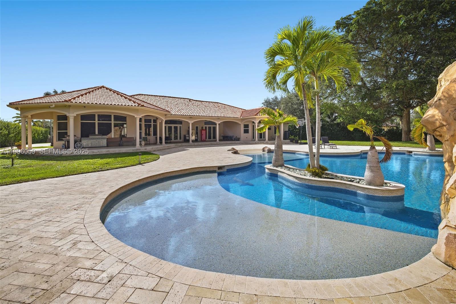 HORSE COUNTRY - Residential