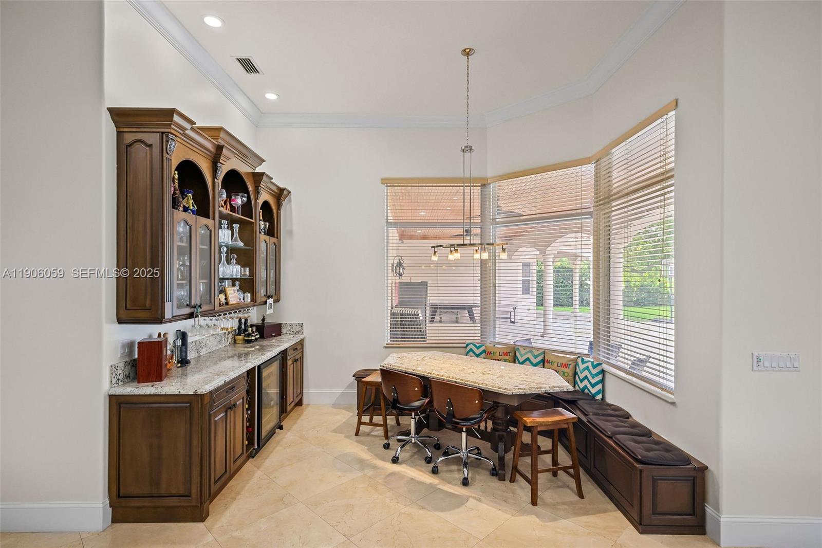 HORSE COUNTRY - Residential