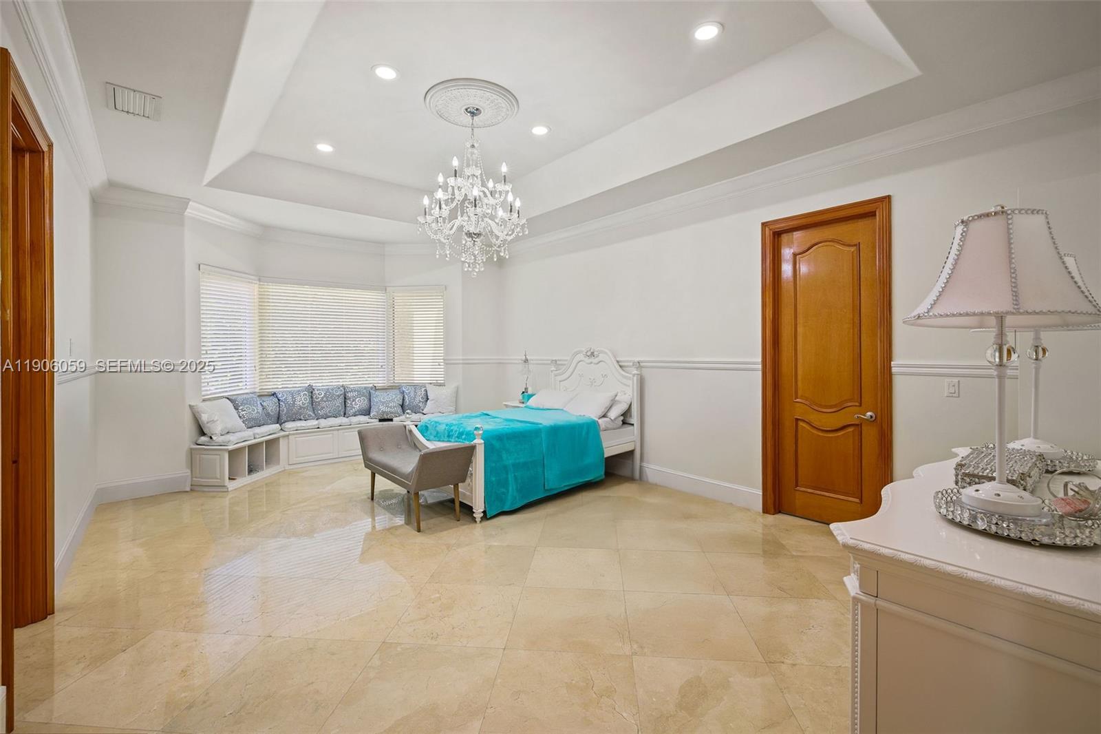 HORSE COUNTRY - Residential