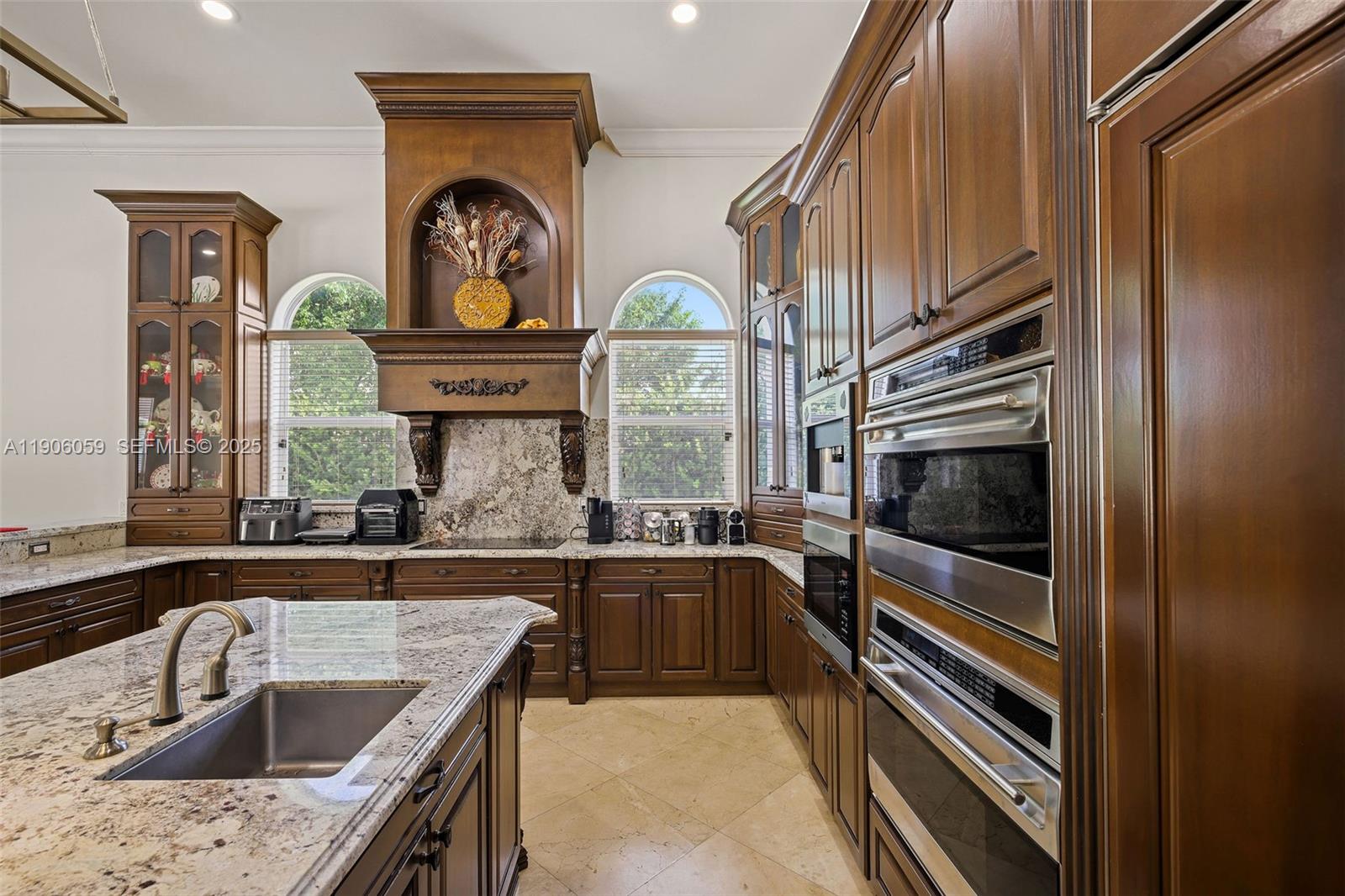 HORSE COUNTRY - Residential