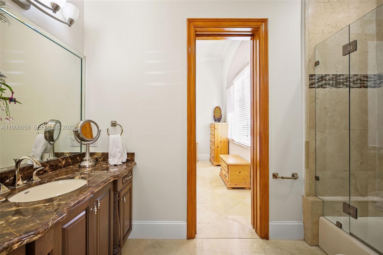 HORSE COUNTRY - Residential