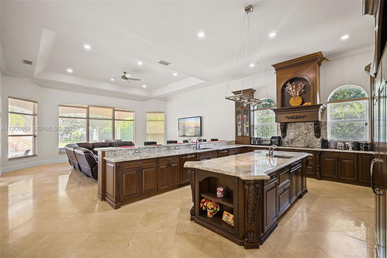 HORSE COUNTRY - Residential