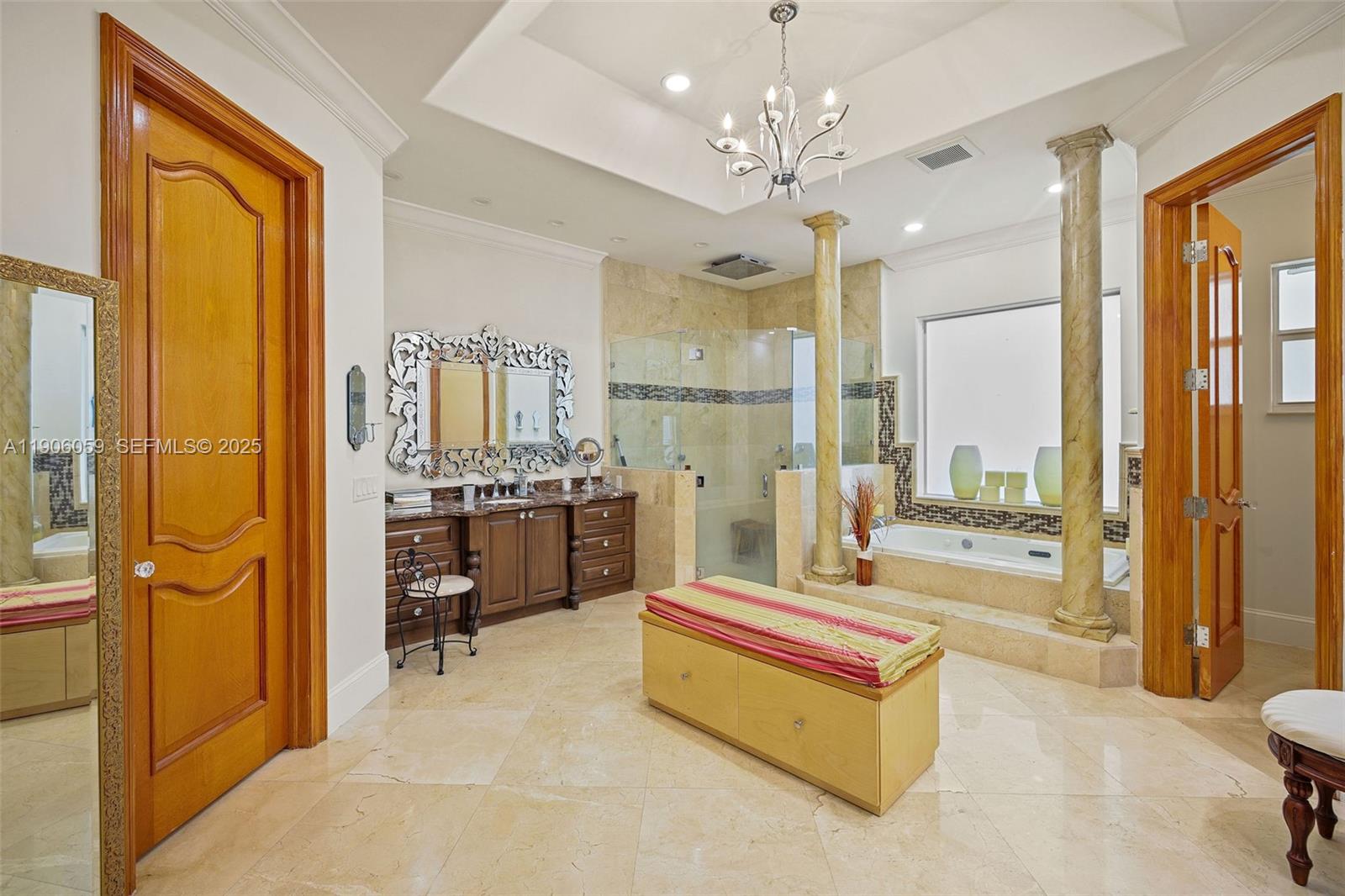 HORSE COUNTRY - Residential