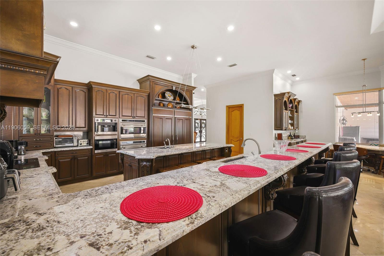 HORSE COUNTRY - Residential