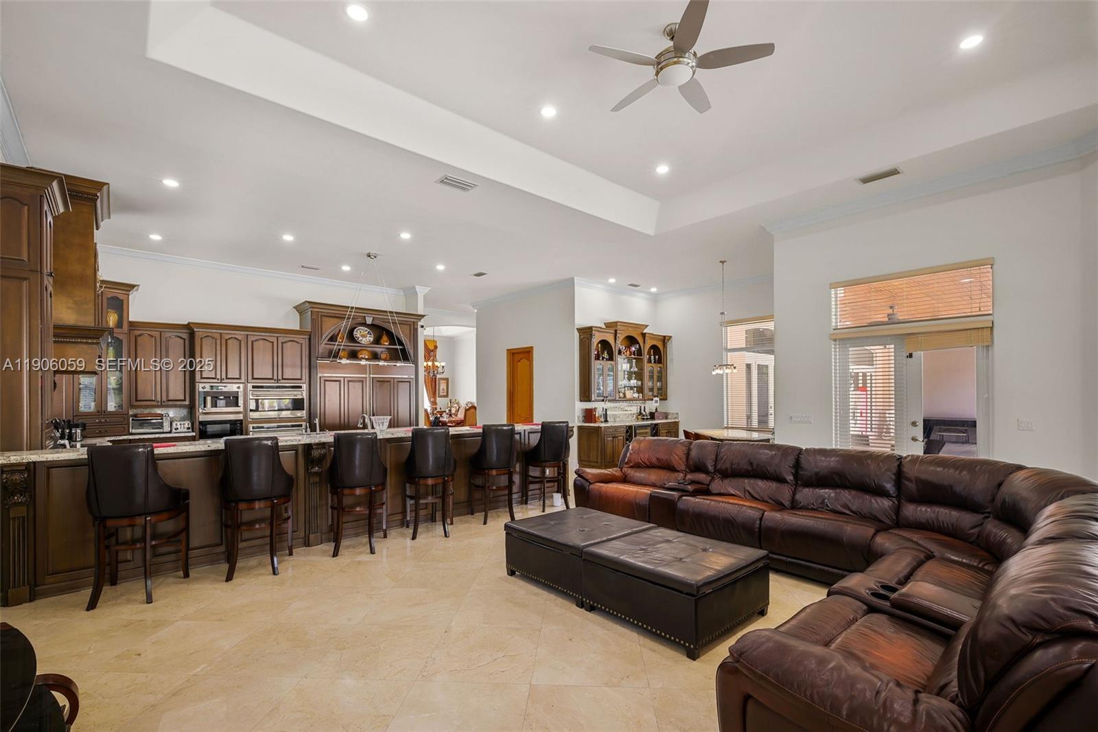 HORSE COUNTRY - Residential