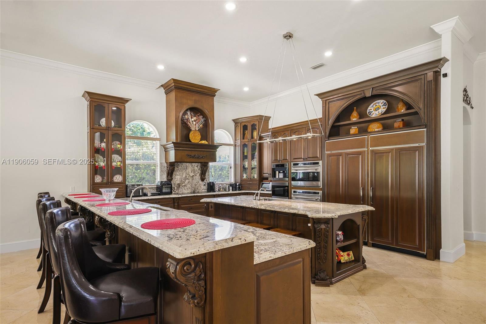 HORSE COUNTRY - Residential