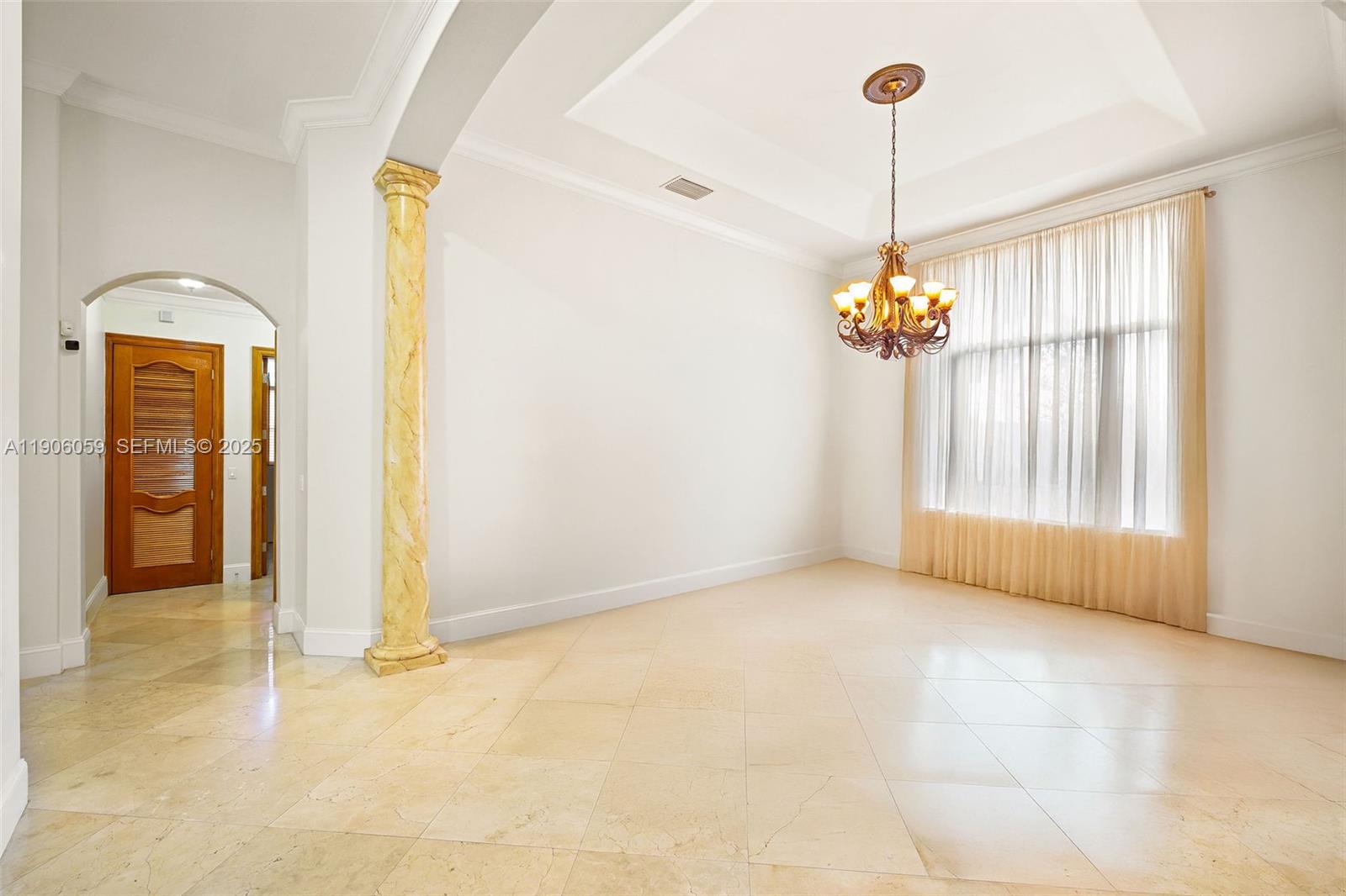 HORSE COUNTRY - Residential