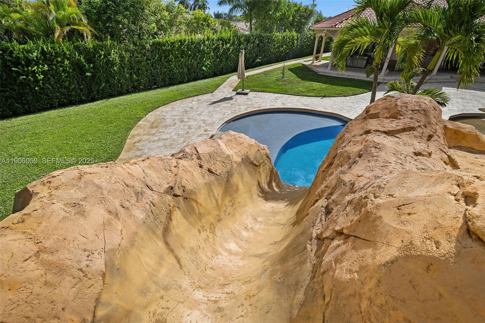 HORSE COUNTRY - Residential