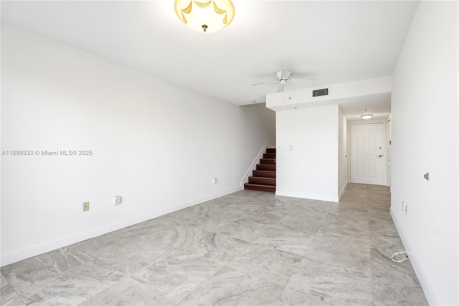 280 SW 20th Rd PH902