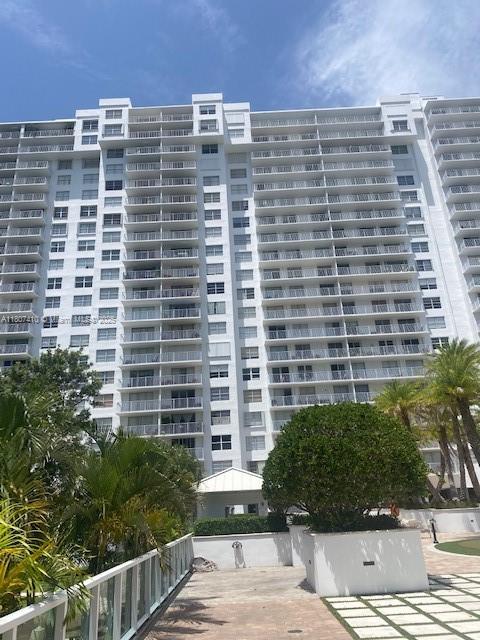 Property for Sale at 2801 Ne 183rd St 1011W, Aventura, Miami-Dade County, Florida - Bedrooms: 1 
Bathrooms: 2  - $245,000