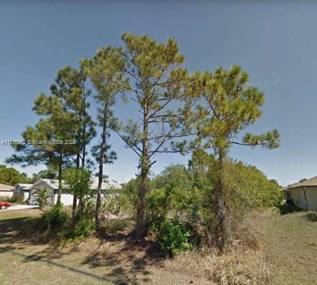 Photo of 2125 Larchmont Ln, Port Saint Lucie, FL 34984 (MLS # A11315012)