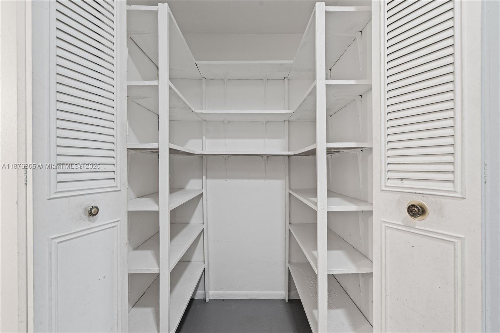 COLONIES TWO CONDO - Residential