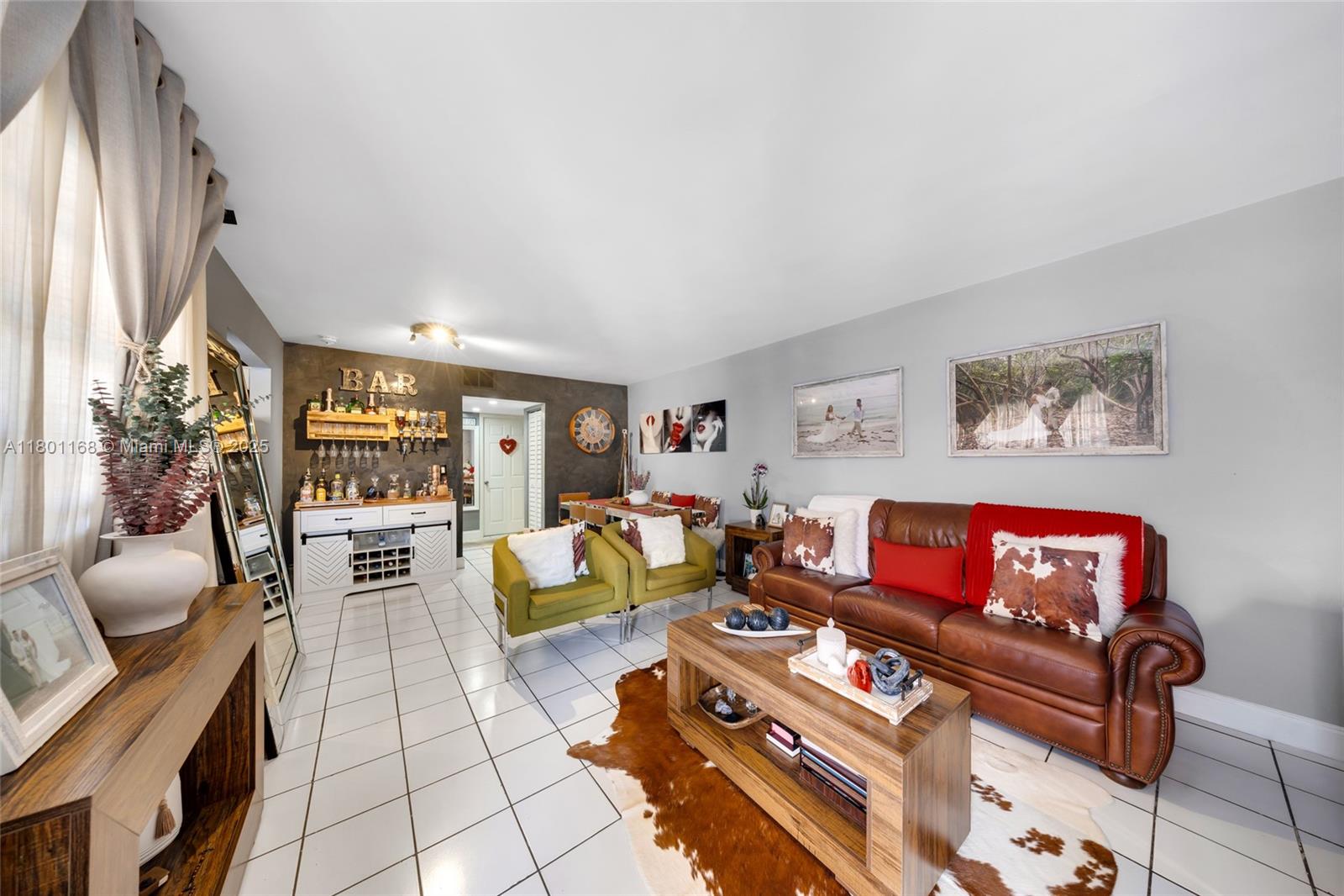 569 SW 4th St