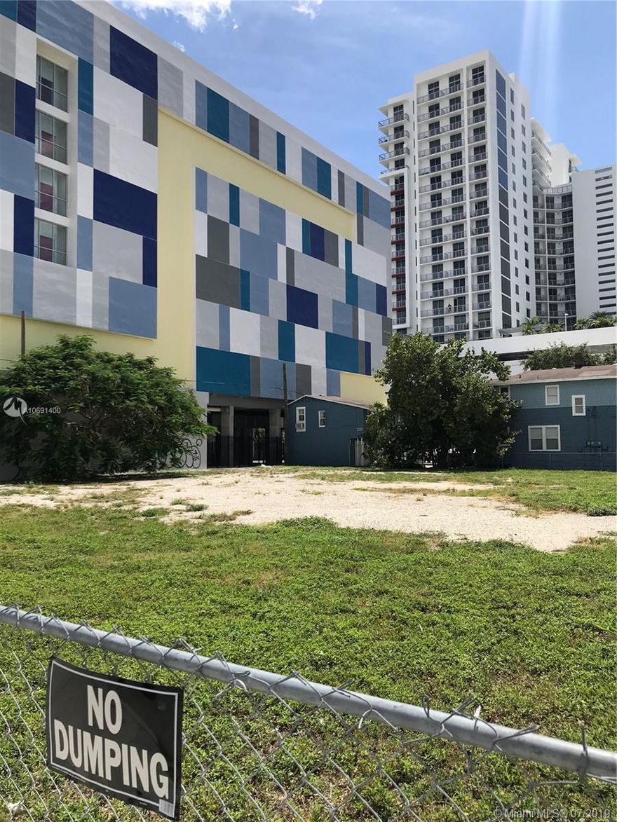 Great prime corner opportunity zone lot off of NE 2nd Ave which sees an average of approximately 50,000+ daily traffic count. Within blocks from Miami Dade District, Wynwood, Midtown, Biscayne Blvd area, Ferrari, Braman, etc. Easy access to I-195, I-395 expressways. Proposed land use: Commercial, retail, mixed use, multifamily, residential, condo, hotel.