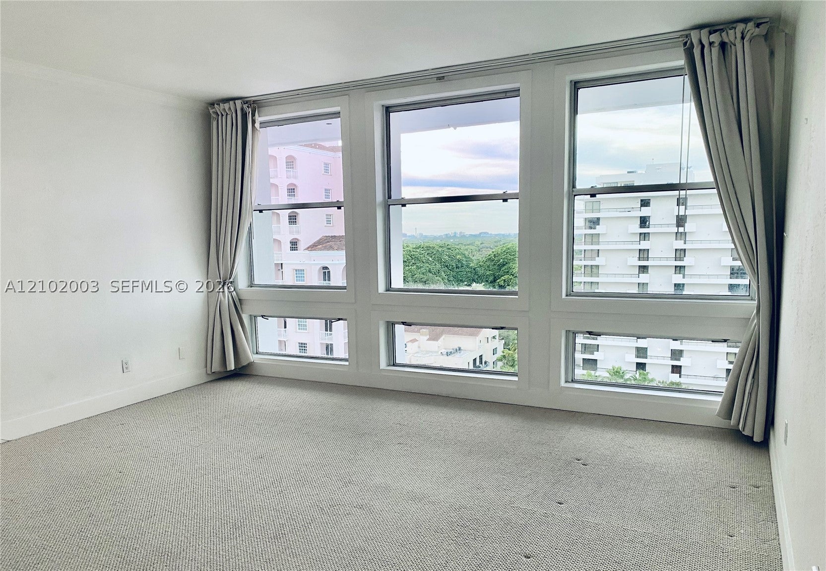 700 Biltmore Way 1115