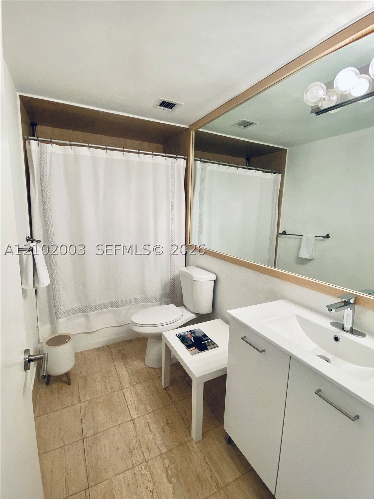 700 Biltmore Way 1115
