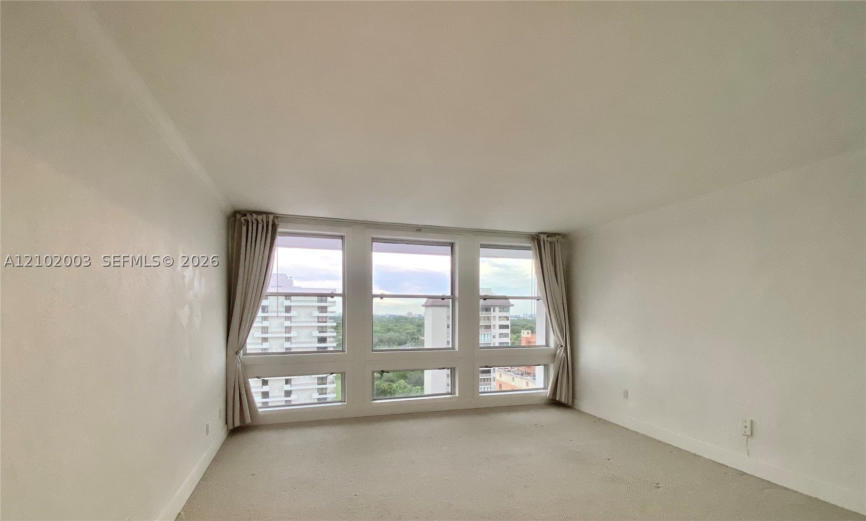 700 Biltmore Way 1115