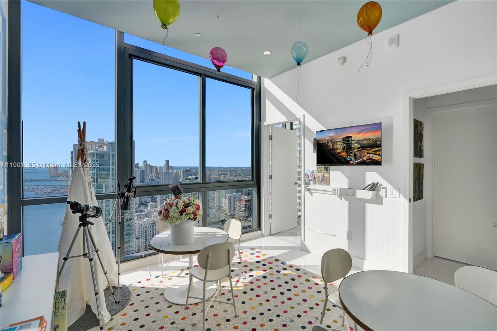 ONE PARAISO CONDO - Residential