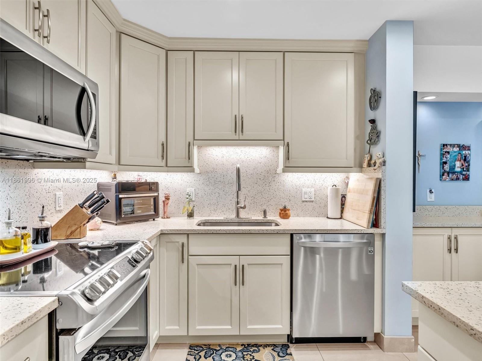 CYPRESS CLUB CONDO - Residential