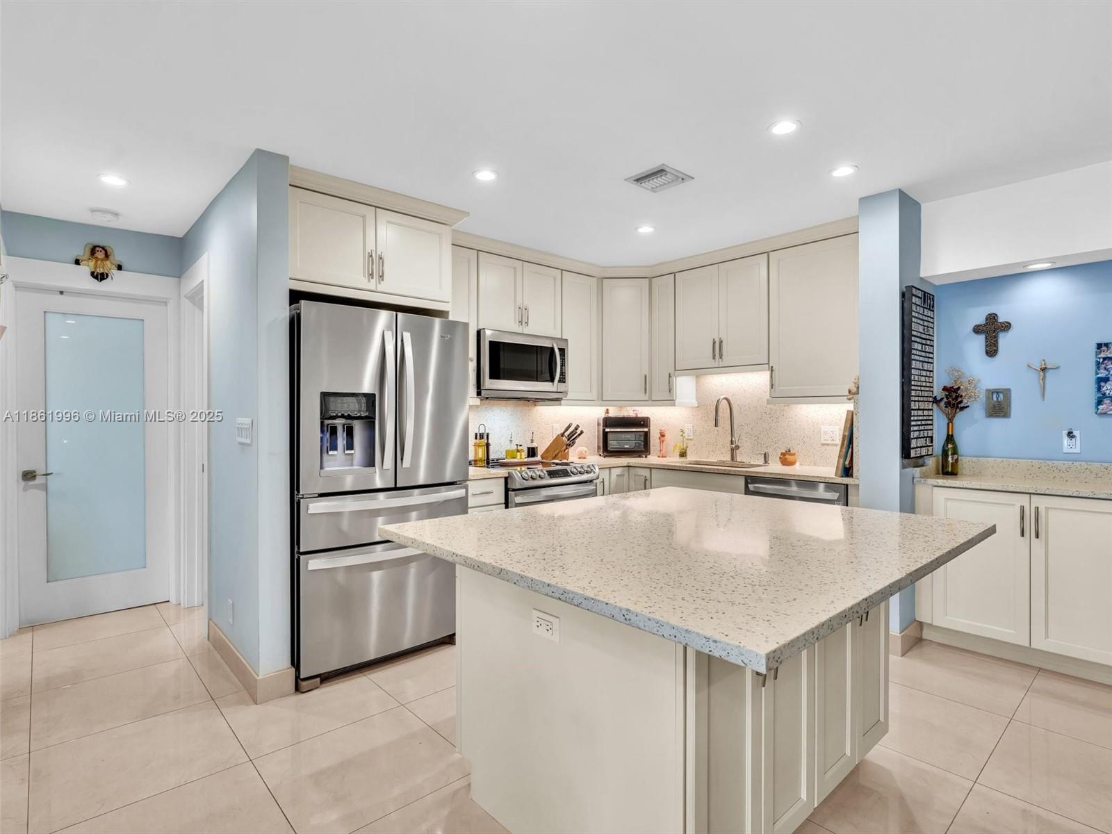 CYPRESS CLUB CONDO - Residential