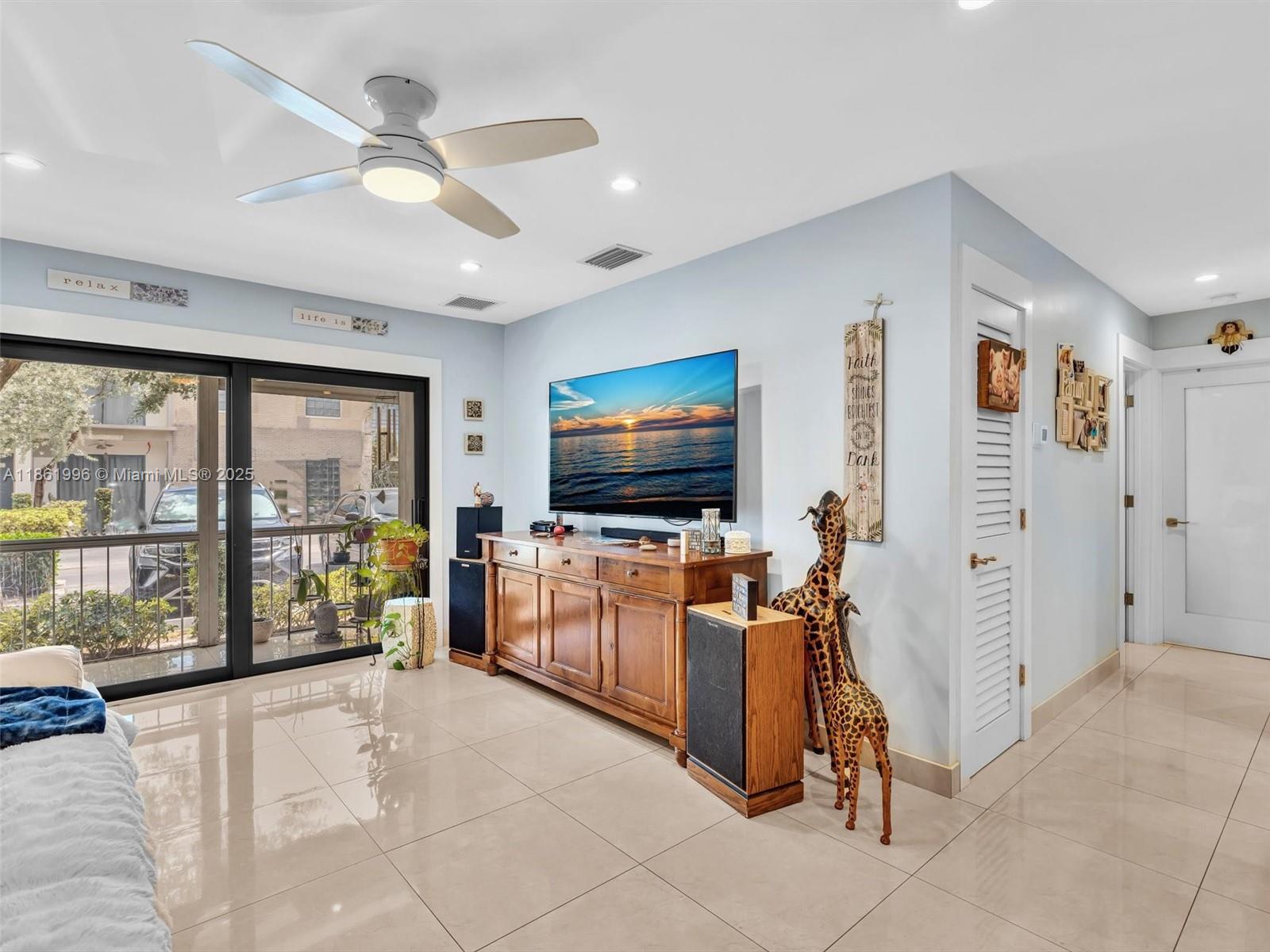 CYPRESS CLUB CONDO - Residential