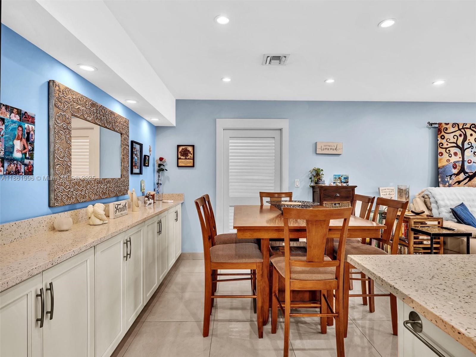 CYPRESS CLUB CONDO - Residential