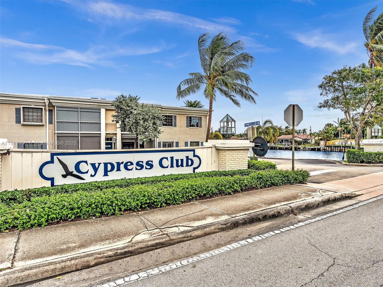 120 Cypress Club Dr 202