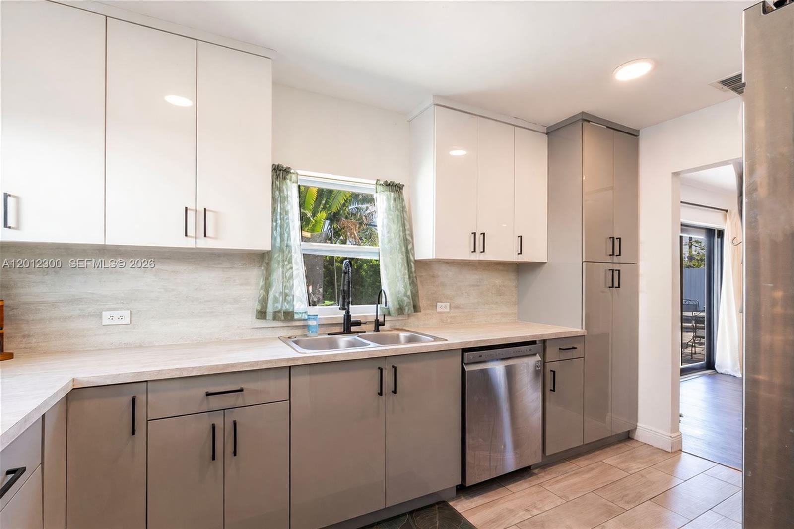 LINWOOD GARDENS NO 1 - Residential