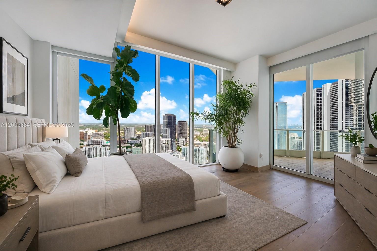 PARAMOUNT BAY CONDO - Residential