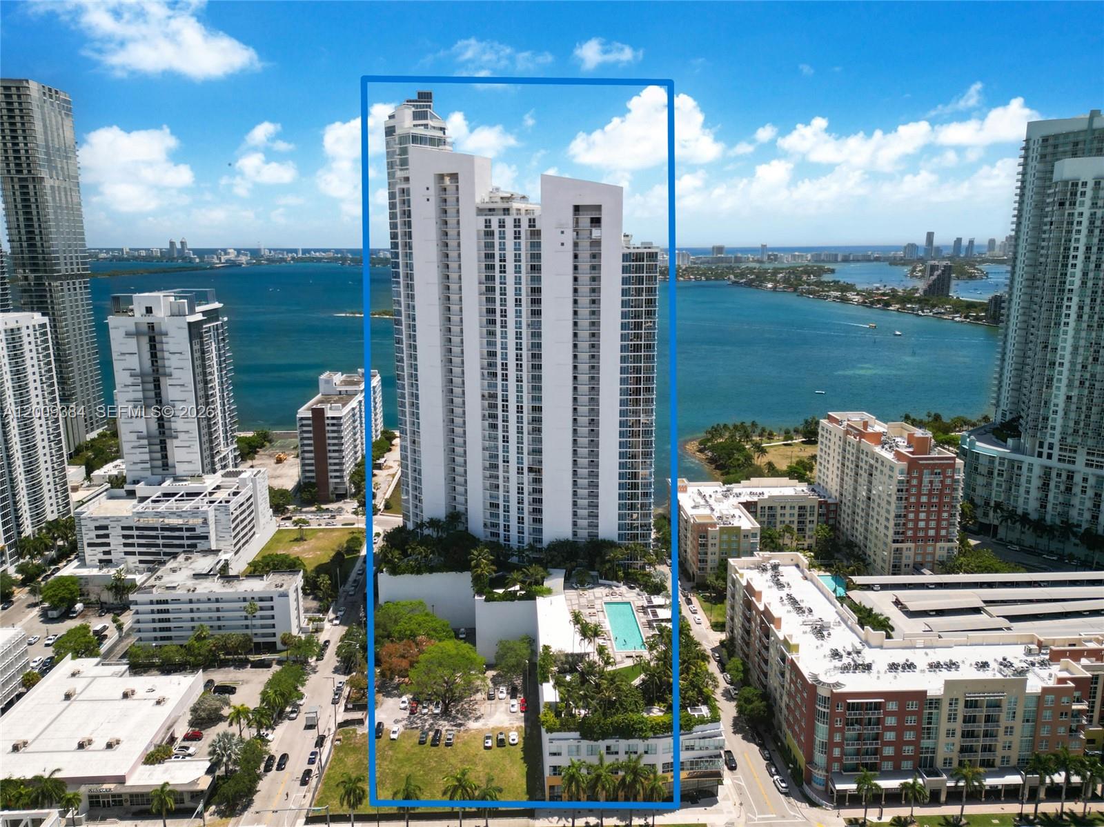 PARAMOUNT BAY CONDO - Residential