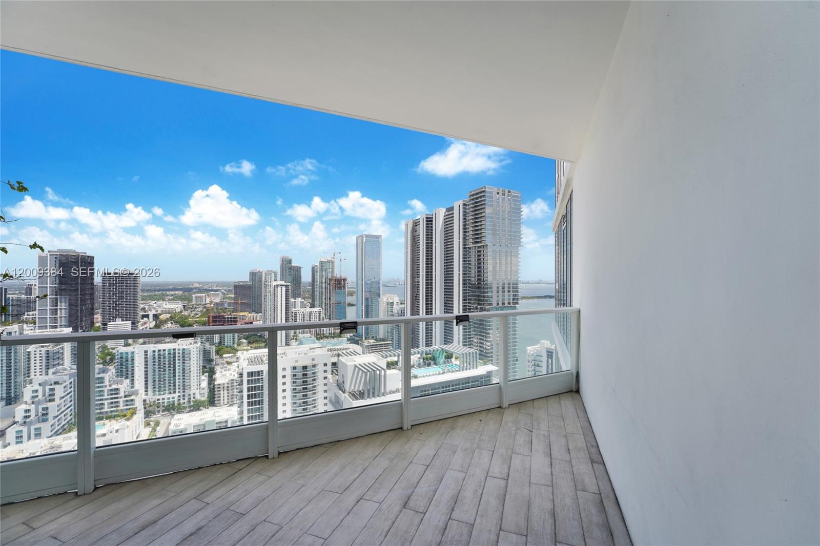 PARAMOUNT BAY CONDO - Residential