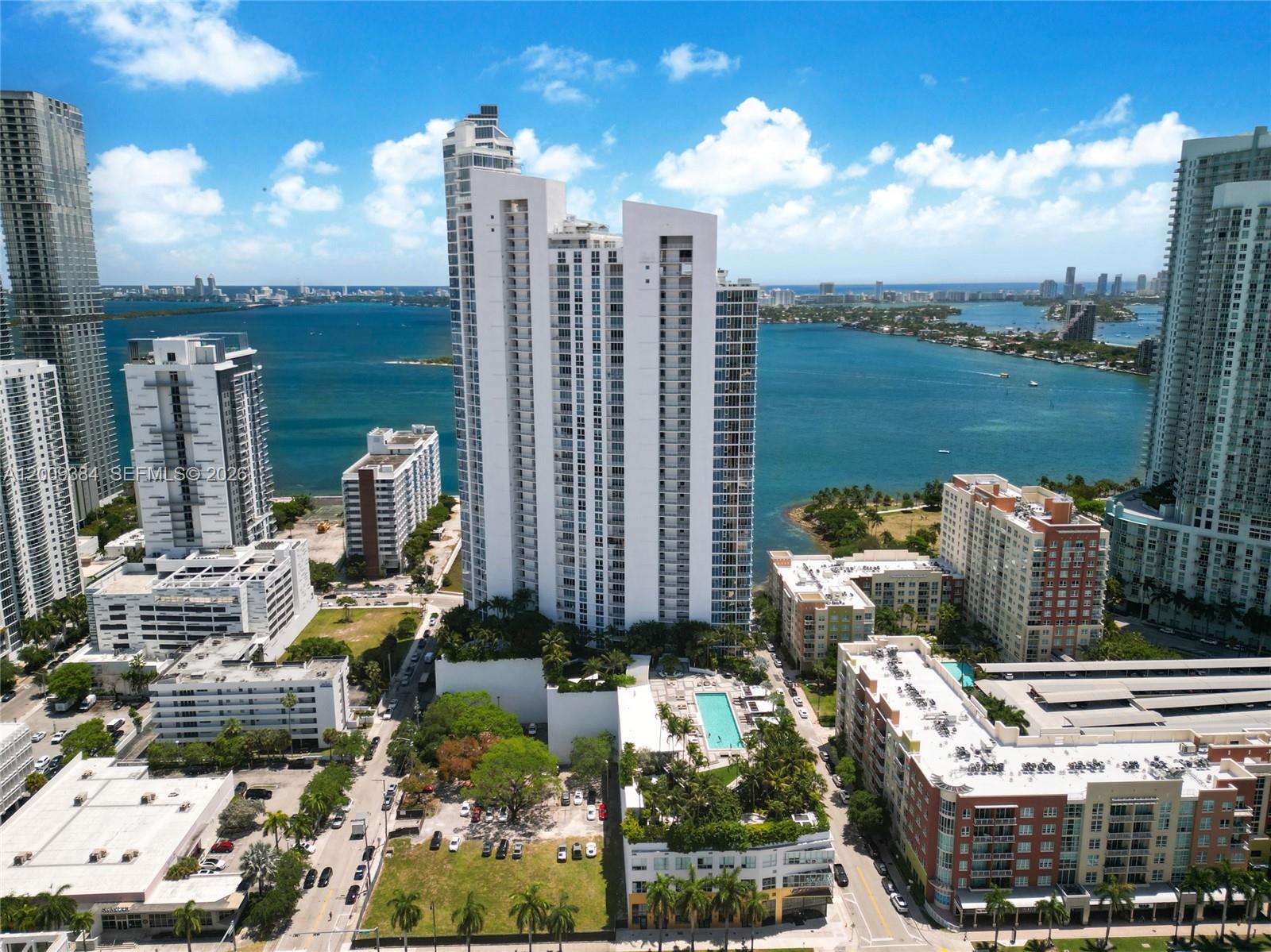 PARAMOUNT BAY CONDO - Residential
