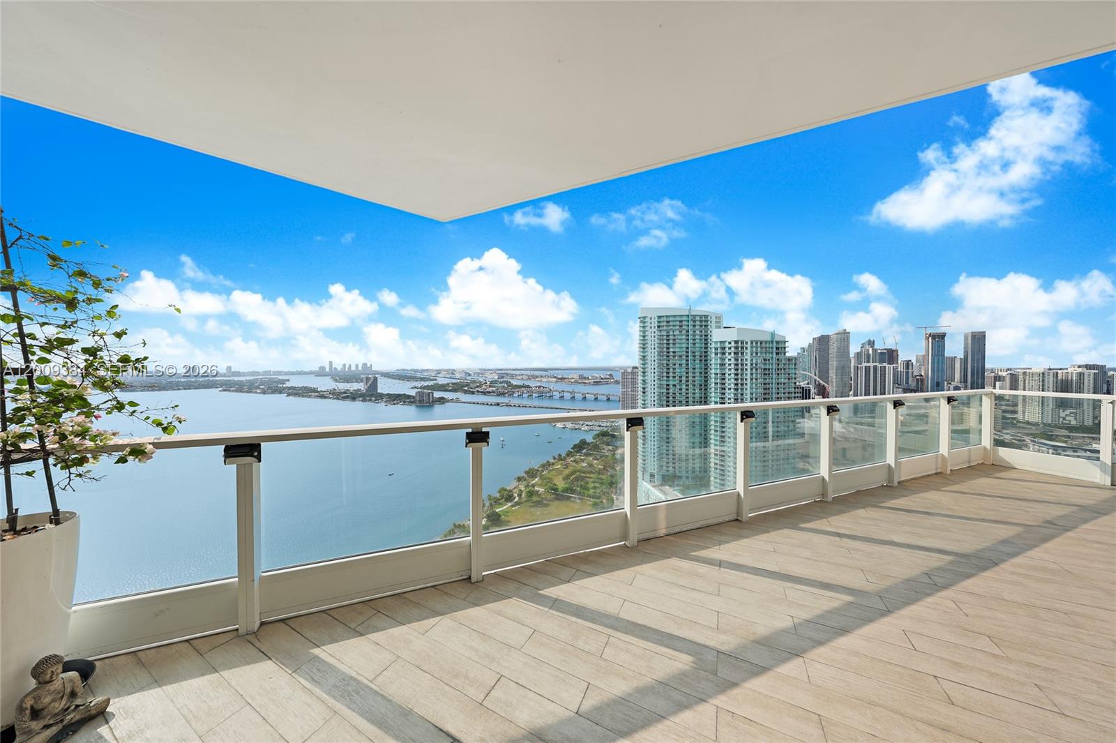 2020 N Bayshore Dr 3902
