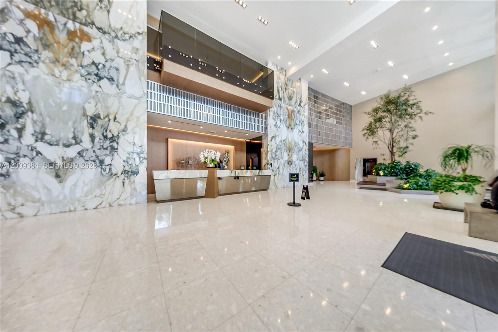 PARAMOUNT BAY CONDO - Residential