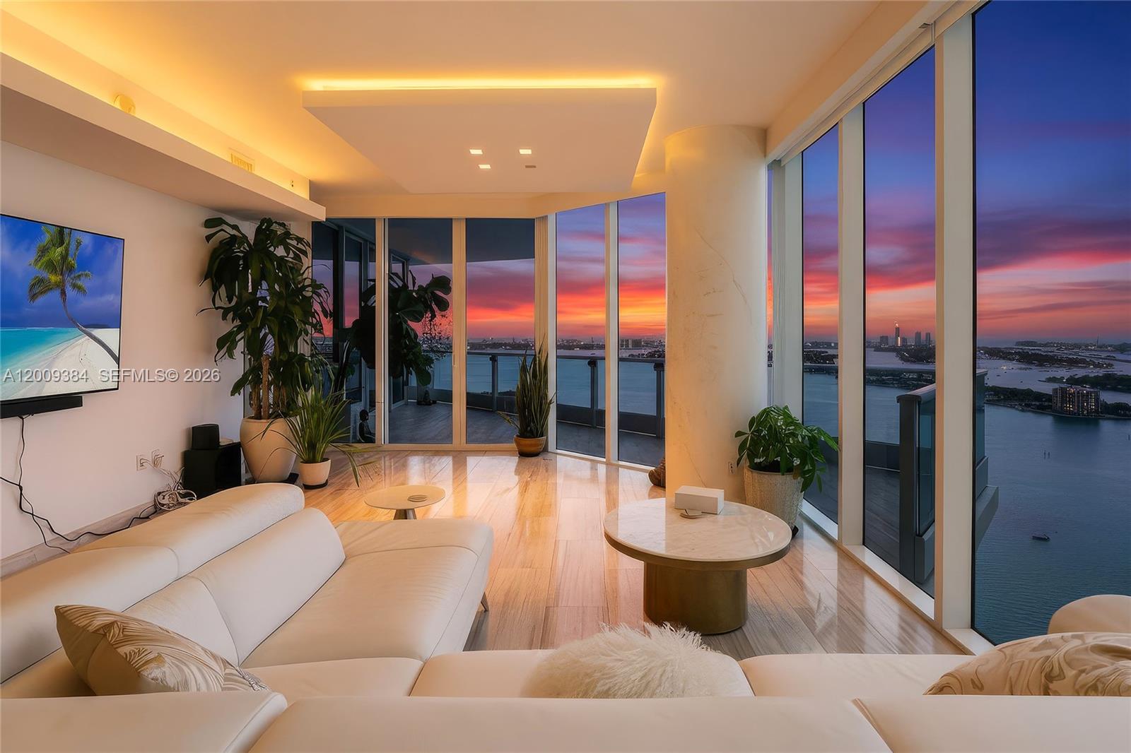 PARAMOUNT BAY CONDO - Residential