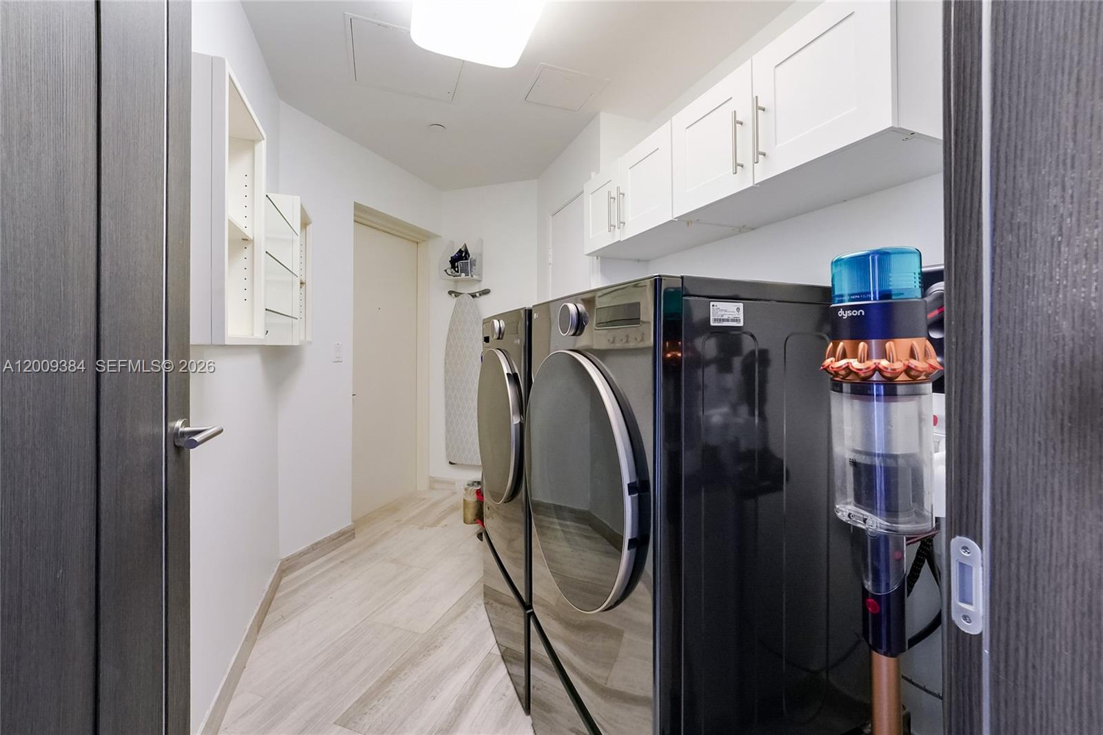 PARAMOUNT BAY CONDO - Residential