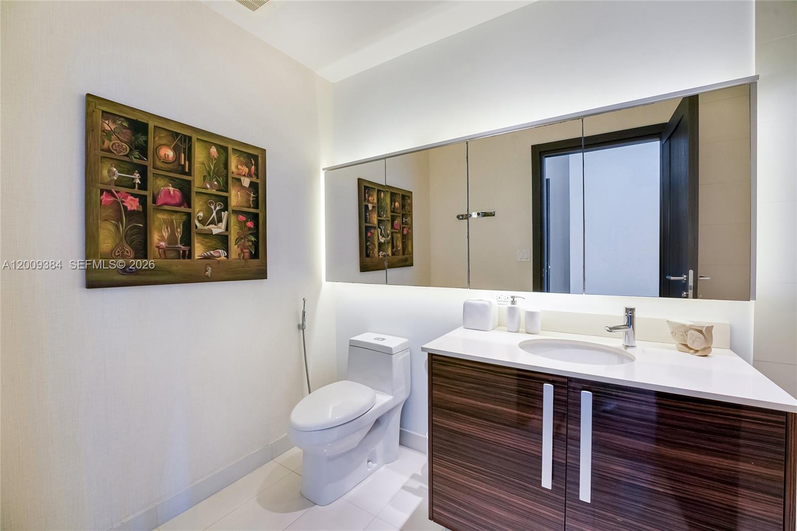PARAMOUNT BAY CONDO - Residential