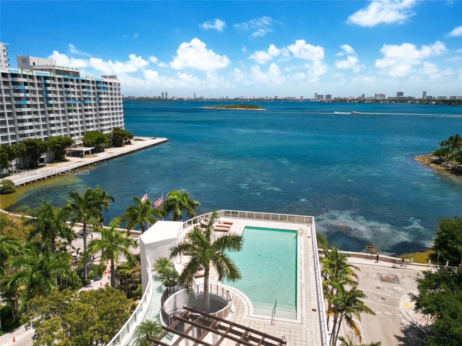 PARAMOUNT BAY CONDO - Residential