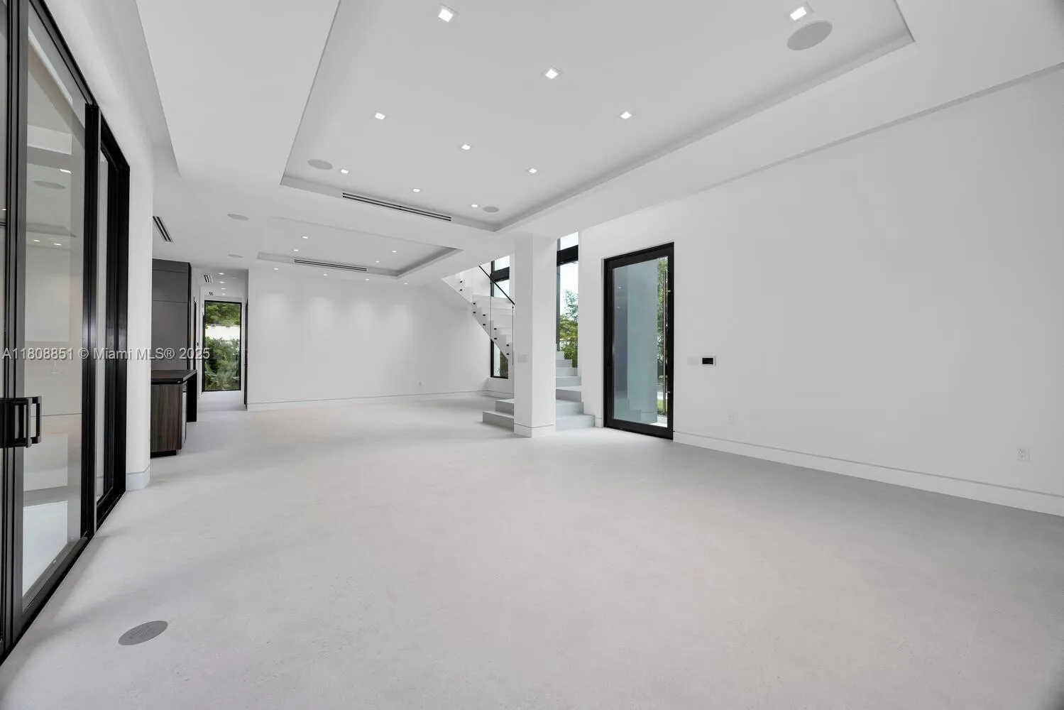 Miami, Florida 33134, United States, 5 Bedrooms Bedrooms, ,6 BathroomsBathrooms,Residential,Coming Soon,139608