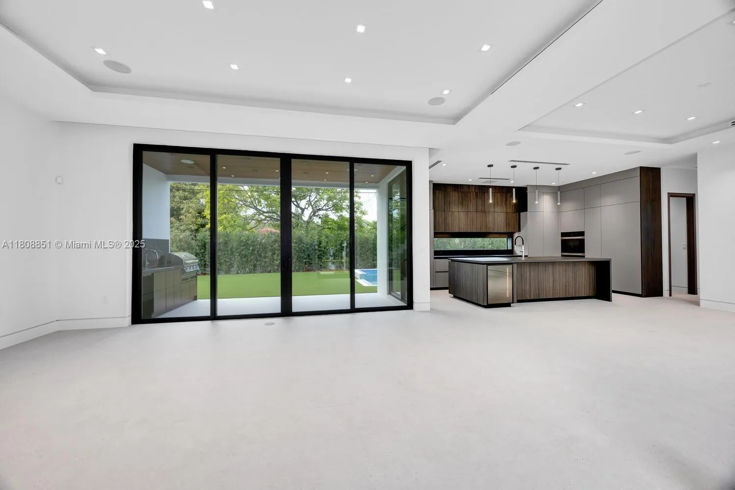 Miami, Florida 33134, United States, 5 Bedrooms Bedrooms, ,6 BathroomsBathrooms,Residential,Coming Soon,139608