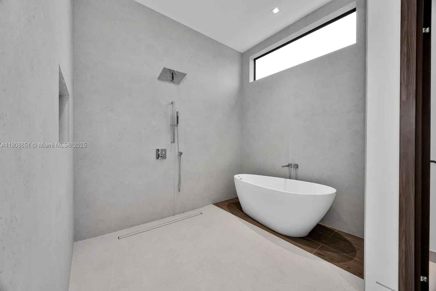 Miami, Florida 33134, United States, 5 Bedrooms Bedrooms, ,6 BathroomsBathrooms,Residential,Coming Soon,139608