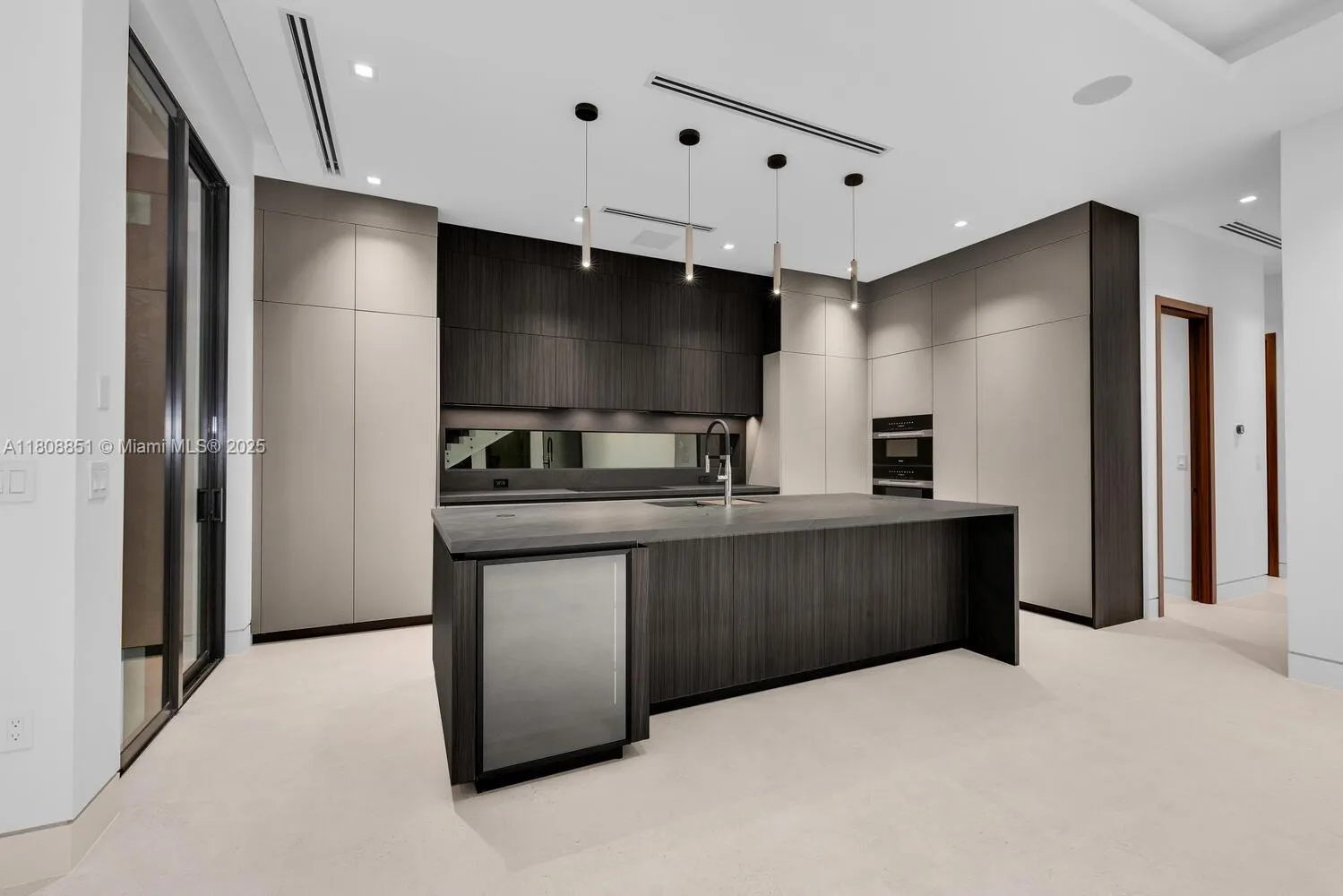 Miami, Florida 33134, United States, 5 Bedrooms Bedrooms, ,6 BathroomsBathrooms,Residential,Coming Soon,139608