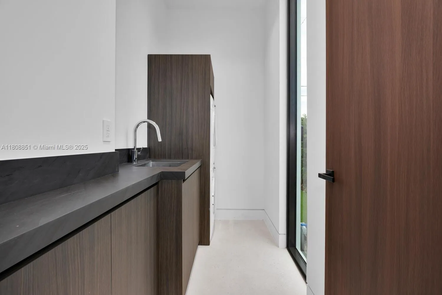 Miami, Florida 33134, United States, 5 Bedrooms Bedrooms, ,6 BathroomsBathrooms,Residential,Coming Soon,139608